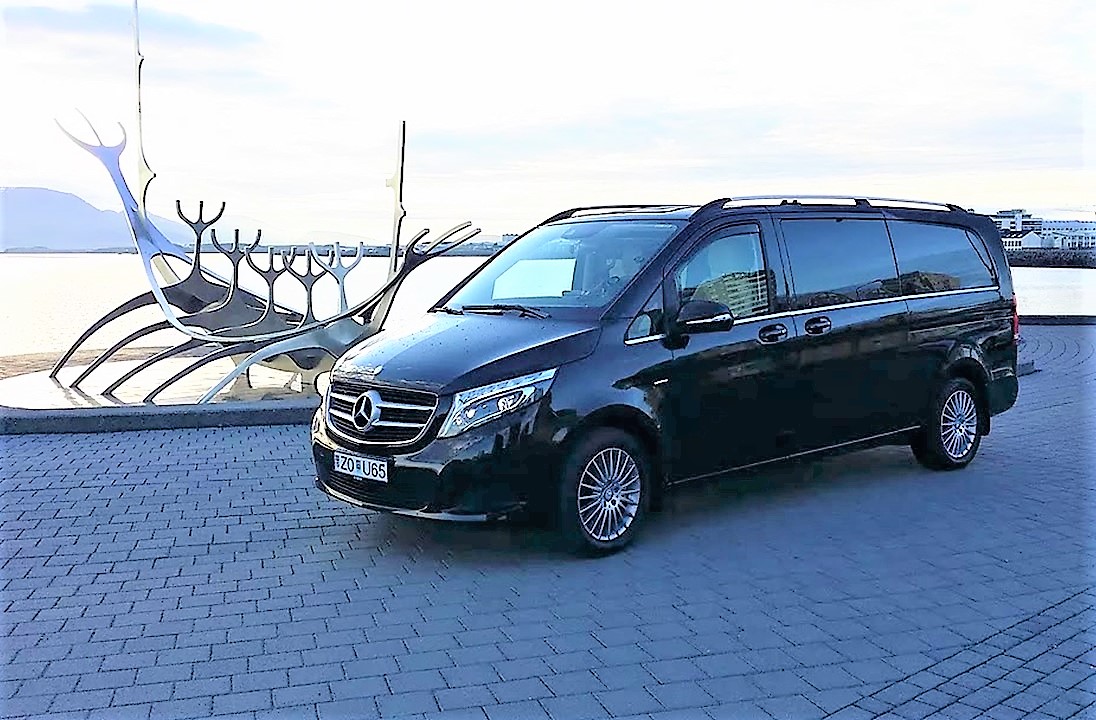 Private guides and drivers in Iceland