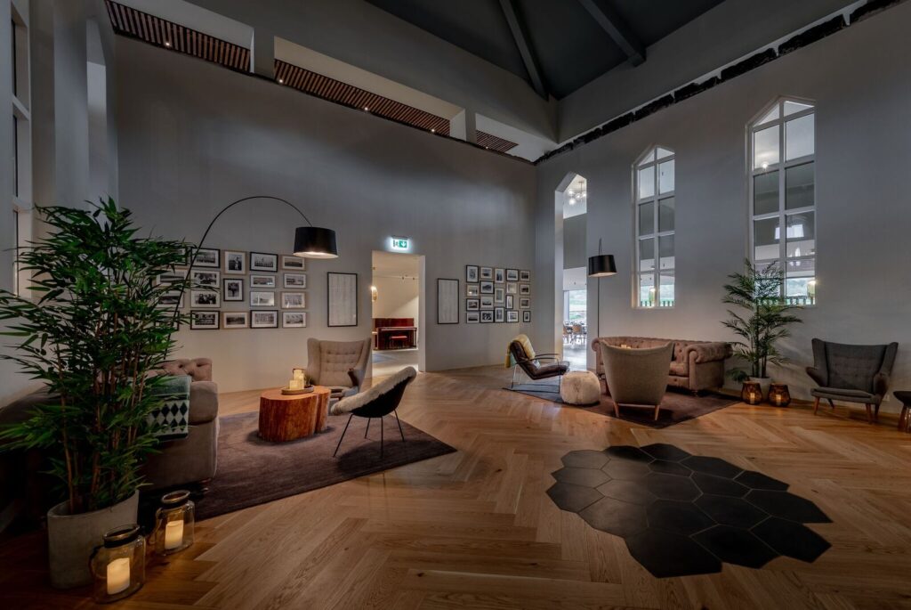 Luxurious lounge